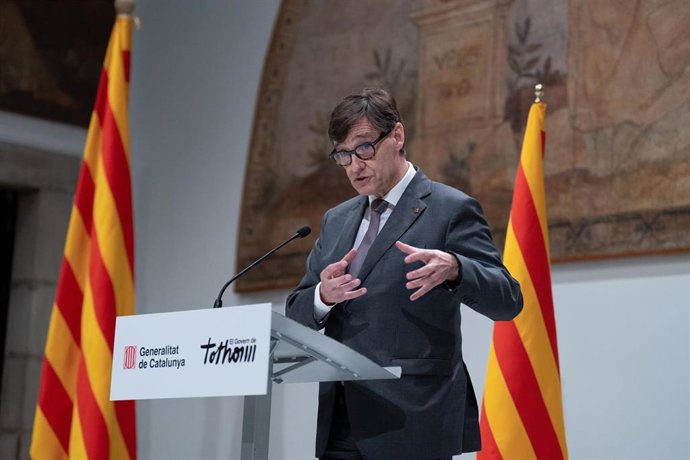 Archivo - El presidente de la Generalitat, Salvador Illa, interviene en un acto en el Palau de la Generalitat, a 20 de enero de 2025, en Barcelona, Cataluña (España).