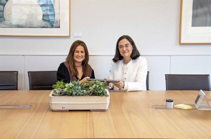 Reunión de la consejera de Inclusión Social y la rectora de la UC.