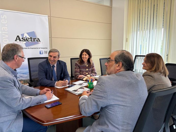X Cerrarreunión Institucional Con El Nuevo Presidente De Asetra