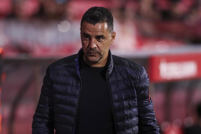 Michel Sanchez, head coach of Girona FC looks on during the Spanish league, La Liga EA Sports, football match played between Girona FC and RCD Mallorca at Estadio de Montilivi on May 05, 2025 in Girona, Spain.