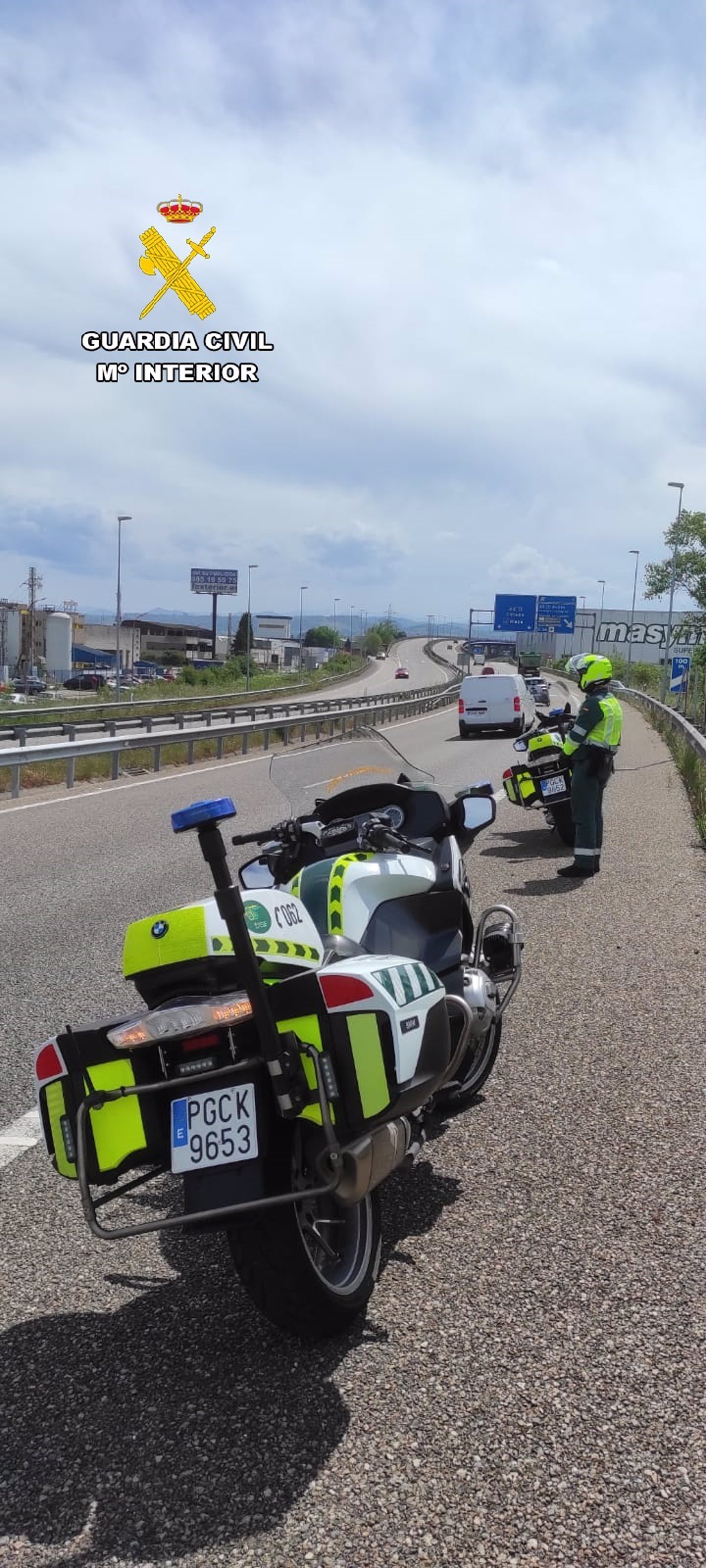 Investigan a dos conductores por conducción temeraria tras un accidente en la AS-II con heridos