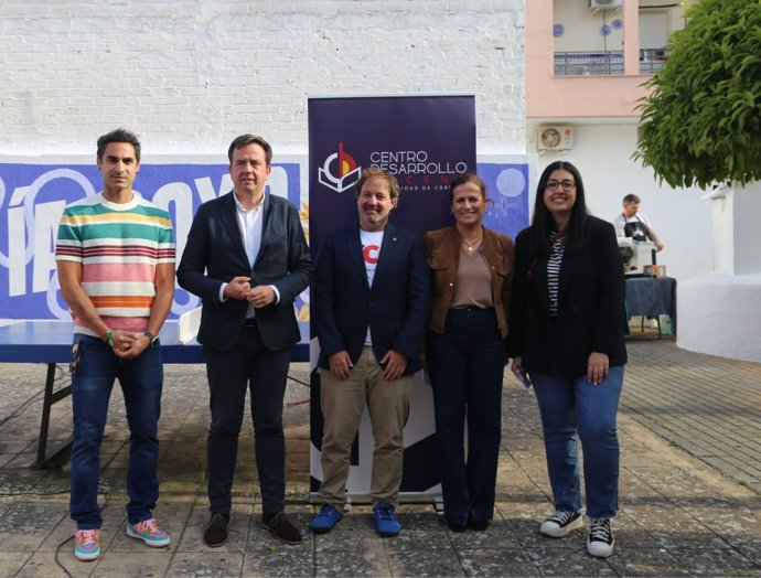 (Desde Izda.) Jorge Torres, Aurelio Fernández, José Luis Quero, Miriam Ortiz Y Nerea Chaves., En La Inauguración Del Mural En Lucena.