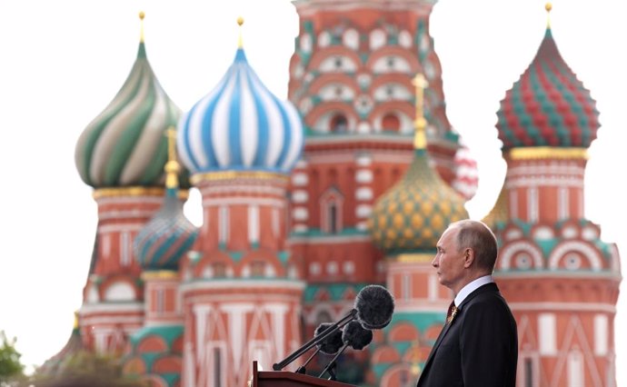 El presidente de Rusia, Vladimir Putin, durante su discurso en la plaza Roja de Moscú por el Día de la Victoria