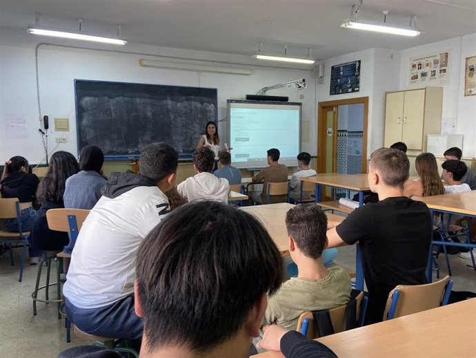 Jóvenes de Marbella participan en las sesiones formativas sobre hábitos saludables promovidas por Fundación Quirónsalud a través de su programa Stay Healthy