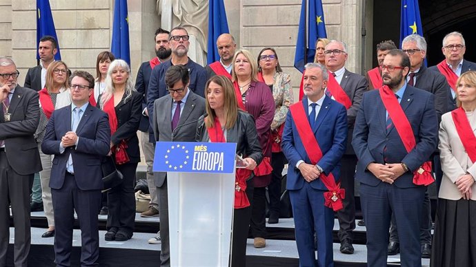 La presidenta de la Associació Catalana de Municipis (ACM), Meritxell Budó, en el acto por el Día de Europa en la plaza Sant Jaume de Barcelona