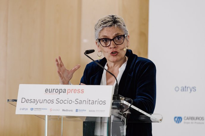 La consejera de Salud de Asturias, Concepción Saavedra, interviene durante un desayuno Socio-Sanitario, en el Hotel Regency Hesperia, a  9 de mayo de 2025, en Madrid (España).