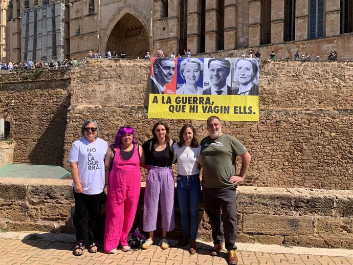 La secretaria general de Podemos, Ione Belarra, en una acción en Palma con motivo del Día de Europa.