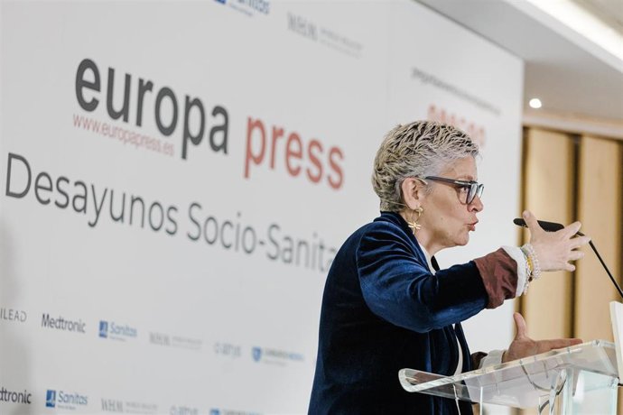 La consejera de Salud de Asturias, Concepción Saavedra, interviene durante un desayuno Socio-Sanitario con la consejera de Salud del Principado de Asturias, Concepción Saavedra Rielo, en el Hotel Regency Hesperia, a  9 de mayo de 2025, en Madrid (España).