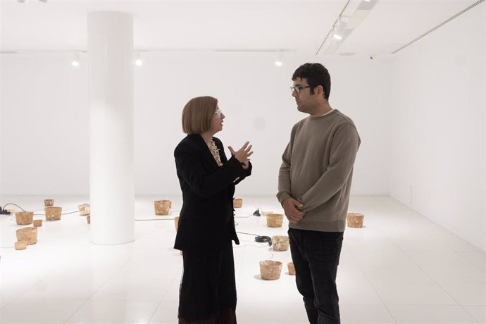 La diputada provincial Antonia Molina y el artista Edu Comelles