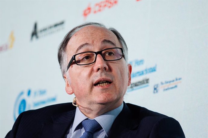 Archivo - El CEO de International Airlines Group, Luis Gallego, interviene durante la celebración del IV Foro Internacional Expansión, en el Parador de Alcalá de Henares, a 10 de mayo de 2023, en Alcalá de Henares, Madrid (España). El evento, organizado p
