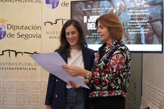 La diputada de Promoción Provincial, Magdalena Rodríguez (dcha) y la alcaldesa de Garcillán, Daniela Mirza