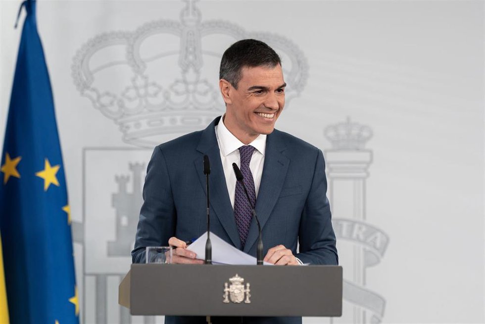 El presidente del Gobierno, Pedro Sánchez, comparece ante los medios, en el Palacio de la Moncloa, a 29 de abril de 2025, en Madrid (España). 