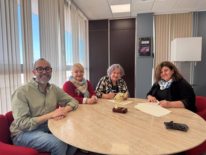 El Ayuntamiento de San Javier renueva su convenio de colaboración con la Asociación Coros y Danzas Mar Menor