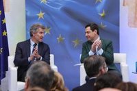 Moreno defiende que Andalucía "pesa" y es una región "significada" en la UE y pide "desburocratizar" decisiones europeas