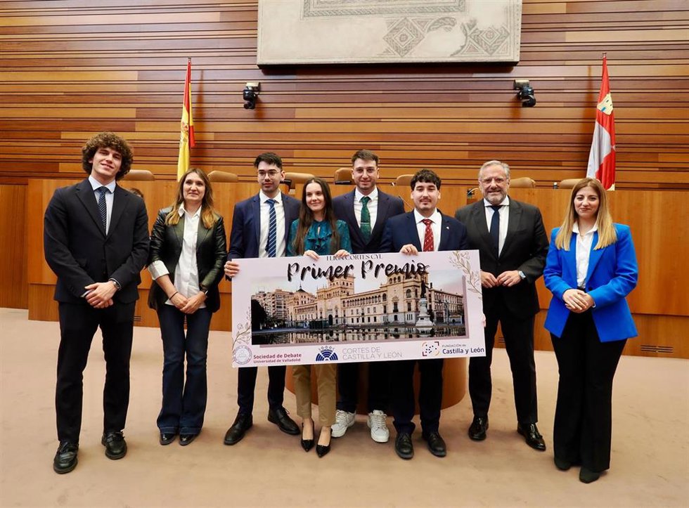 Premiados en la I Liga de Debate Nacional de las Cortes.