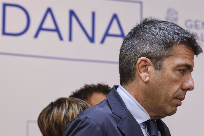 El president de la Generalitat, Carlos Mazón, presenta las nuevas ayudas del 'Pla Recuperem València' para personas y entidades afectadas por las riadas, en el Palau de la Generalitat, a 5 de mayo de 2025, en Valencia