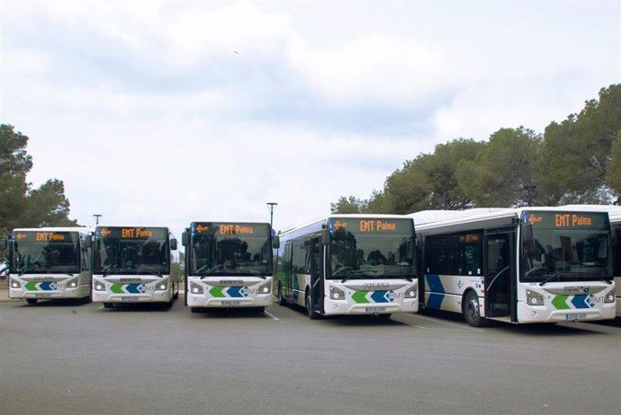 Archivo - Buses de la EMT. Recurso. Archivo.