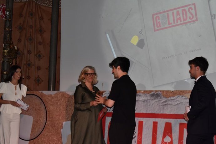 La agencia Ogilvy recibiendo el galardón a mejor Spot