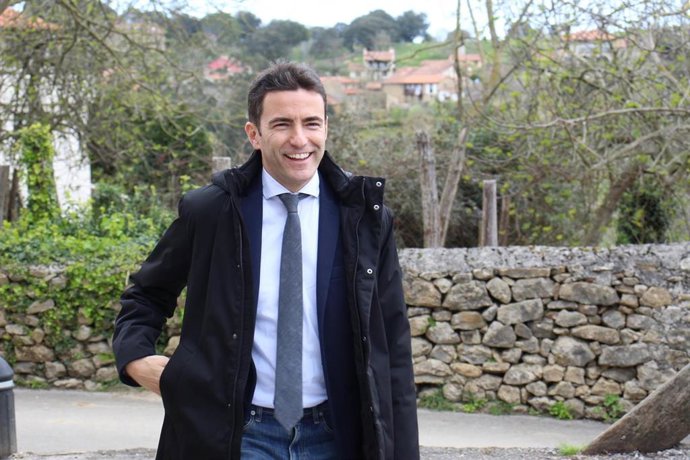 El secretario general del PSOE de Cantabria, Pedro Casares