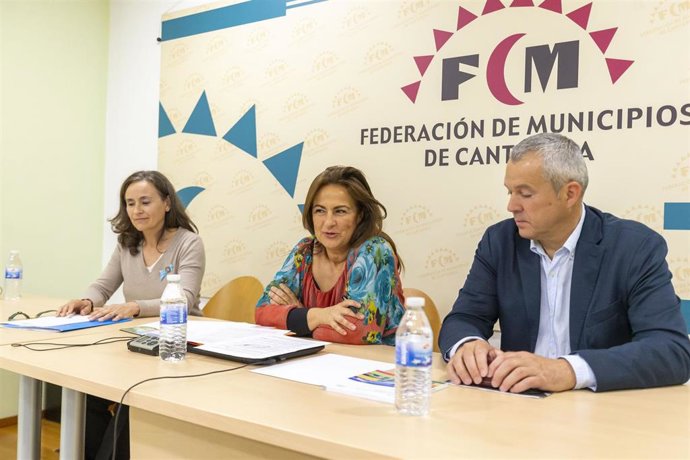 La consejera de Inclusión Social, Juventud, Familias e Igualdad, Begoña Gómez del Río, asiste a las IV Jornadas de Políticas Locales de Infancia de Cantabria