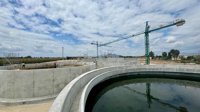 La Generalitat invierte 19 millones en una nueva depuradora en Almoradí que permitirá reutilizar el agua para la agricultura