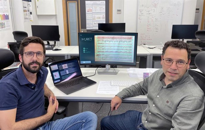 Jorge Calvo (izq.) y David Rizo (derecha), especialistas en reconocimiento óptico de notación musical (OMR) de la Universidad de Alicante.