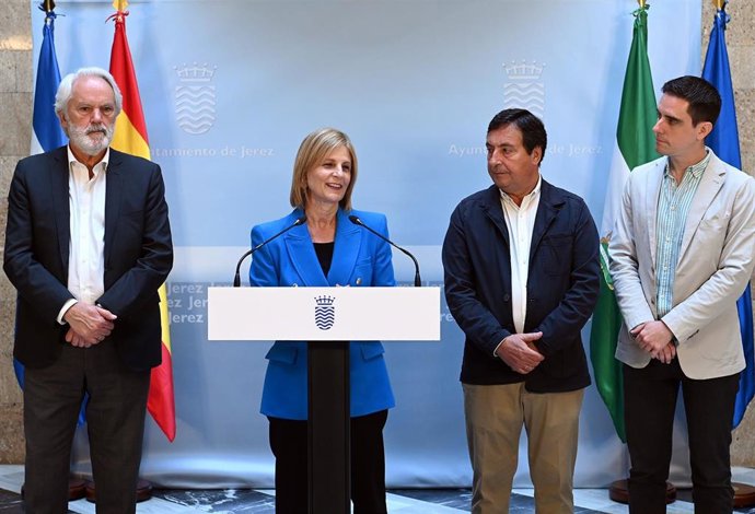 La alcaldesa de Jerez de la Frontera (Cádiz), María José García-Pelayo, en rueda de prensa.