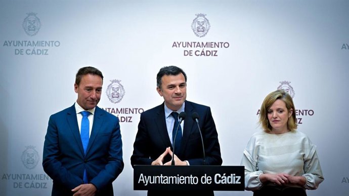 El alcalde de Cádiz, Bruno García, en rueda de prensa.