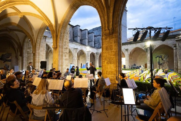 Ensayo de 'Las estaciones ya no son de Vivaldi', del Festival 10 Sentidos, en el Centre del Carme