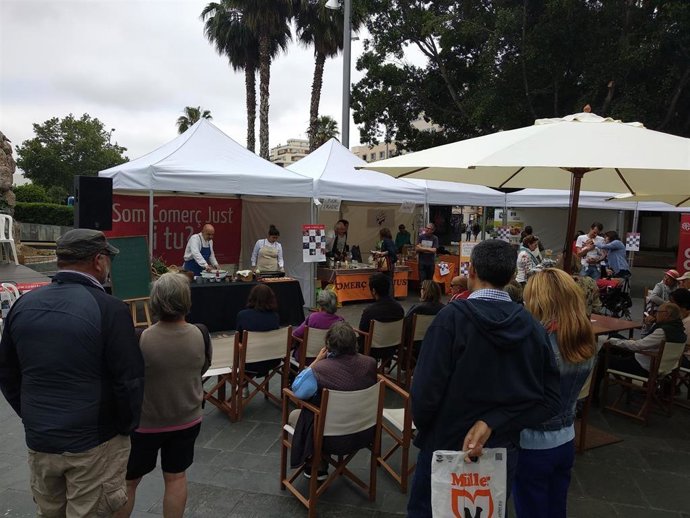 Archivo - Puestos de comercio justo, en una foto de archivo. 