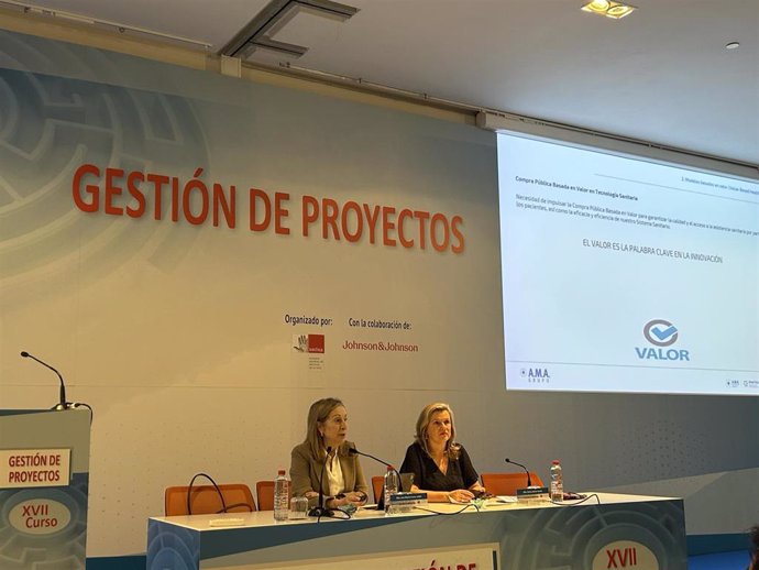 La presidenta de A.M.A insta a dotar al sistema sanitario de estructuras "flexibles" para mejorar su adaptabilidad