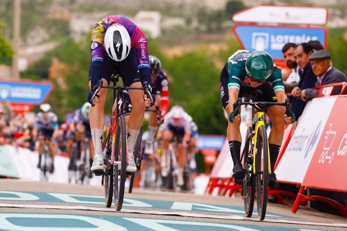 La ciclista neerlandesa Marianne Vos (Team Visma | Lease a Bike) gana la 6ª etapa de La Vuelta Femenina 25 by Carrefour.Es, disputada entre Becerril de Campos y Baltanás