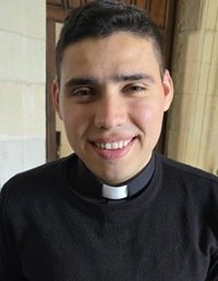 El joven nicaragüense Eliar Blandón será ordenado sacerdote este domingo por el obispo de Santander