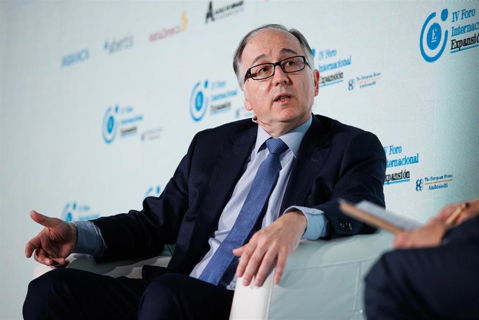 Archivo - El CEO de International Airlines Group, Luis Gallego, interviene durante la celebración del IV Foro Internacional Expansión, en el Parador de Alcalá de Henares, a 10 de mayo de 2023, en Alcalá de Henares, Madrid (España) 