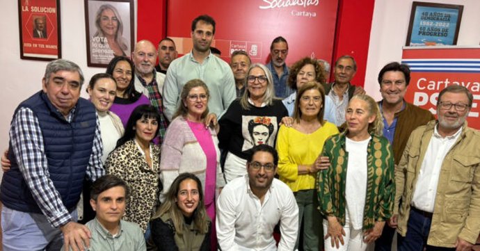 La portavoz del PSOE en el Ayuntamiento de Cartaya (Huelva) y diputada provincial, Pepa González Bayo, ha sido reelegida por aclamación secretaria general de la formación en el municipio.