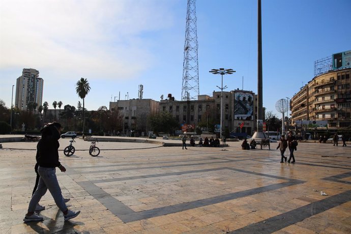 Archivo - December 1, 2024: Aleppo, Syria. 01 December 2024. A square in Aleppo in the aftermath of the capture of most of the city by Syrian opposition factions. The militant Islamic group of Hayat Tahrir al-Sham (HTS) and other Syrian opposition faction