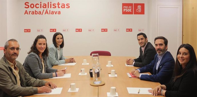 Reunión entre el PSE de Álava y Podemos
