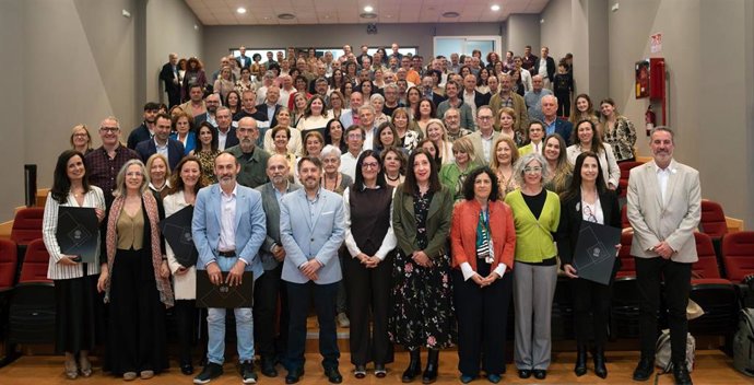 Acto de homenaje al personal que se jubila y cumple 25 años en la Universidad de Huelva.