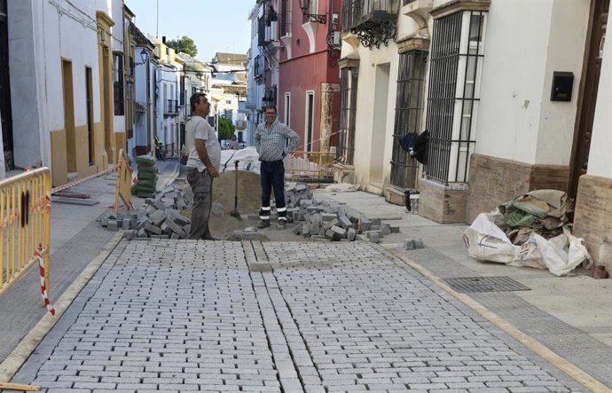 Obras de la calle San Fernando en Utrera