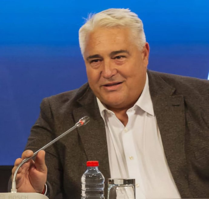 El diputado de Turismo y Deportes, Pedro Cuesta