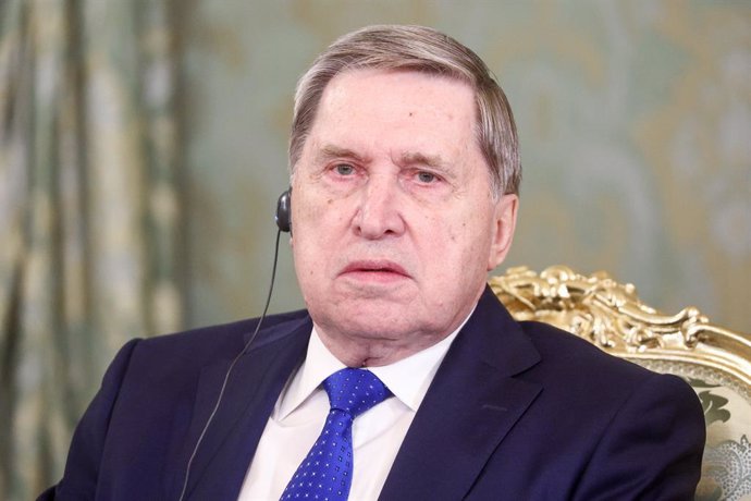 RÚSSIA, MOSCOU - 7 DE MAIO DE 2025: O assessor do presidente russo Yuri Ushakov participa de uma reunião entre o presidente russo Vladimir Putin e seu colega venezuelano Nicolas Maduro no Kremlin de Moscou