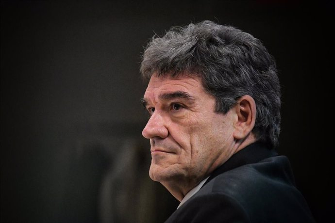 Archivo - El gobernador del Banco de España, José Luis Escrivá, durante las jornadas de Información Macroeconómica 2024, organizadas por la Asociación de Periodistas de Información Económica (APIE)