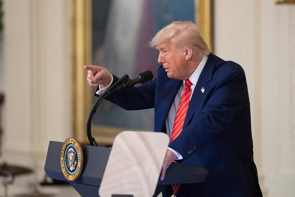EEUU.- Trump dará una "bonificación" a los extranjeros que salgan "voluntariamente" de EEUU y sancionará a los que no EEUU.- Trump dará una "bonificación" a los extranjeros que salgan "voluntariamente" de EEUU y sancionará a los que no