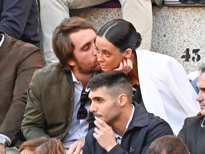 Victoria Federica y Borja Moreno en la plaza de toros de la Las Ventas a 09 de Mayo de 2025 en Madrid (España).