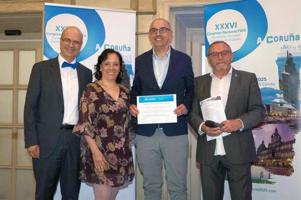 Premio a la divulgación de la investigación 'Uso y efecto clínico de la monitorización continua de glucosa intermitente en pacientes adultos con diabetes mellitus tipo 1: resultados de un estudio multicéntrico'.