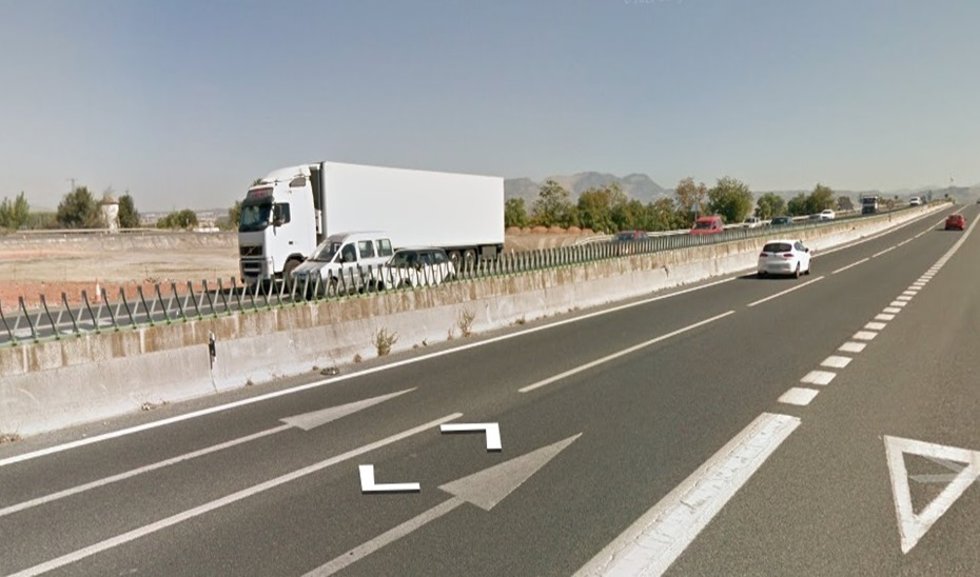 Lugar donde ha ocurrido el accidente, en la autovía A-92G en Granada.