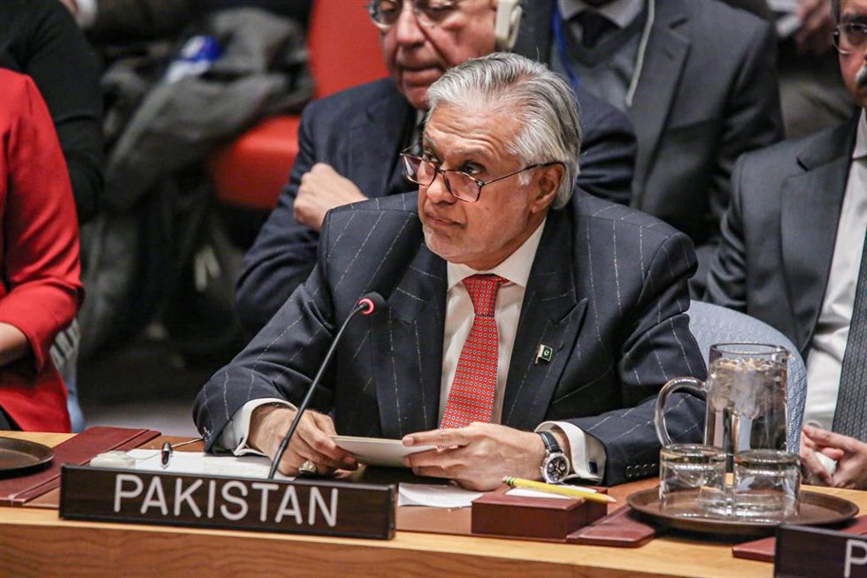 Archivo - El ministro de Exteriores de Pakistán, Muhamad Ishaq Dar, durante una reunión del Consejo de Seguridad de Naciones Unidas en Nueva York (archivo)