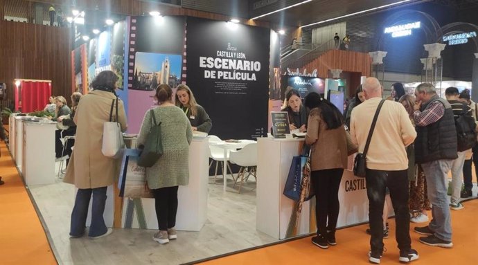 CyL promociona su oferta turística como 'Escenario de película' en la feria Expovacaciones de Bilbao