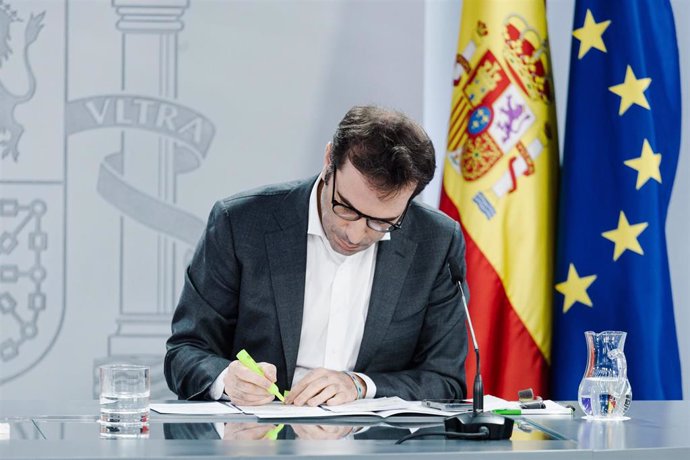 Archivo - El ministro de Economía Comercio y Empresa del Gobierno de España, Carlos Cuerpo.