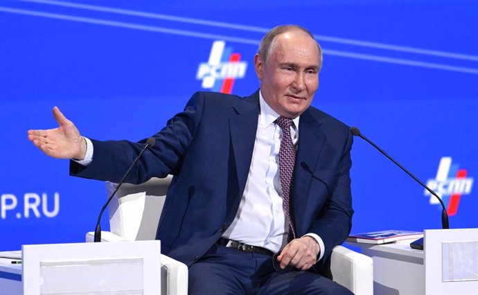 Archivo - HANDOUT - 18 March 2025, Russia, Moscow: Russian President Vladimir Putin takes part in the annual congress of the Russian Union of Industrialists and Entrepreneurs (RSPP). Photo: -/Kremlin/dpa - ATTENTION: editorial use only and only if the cre